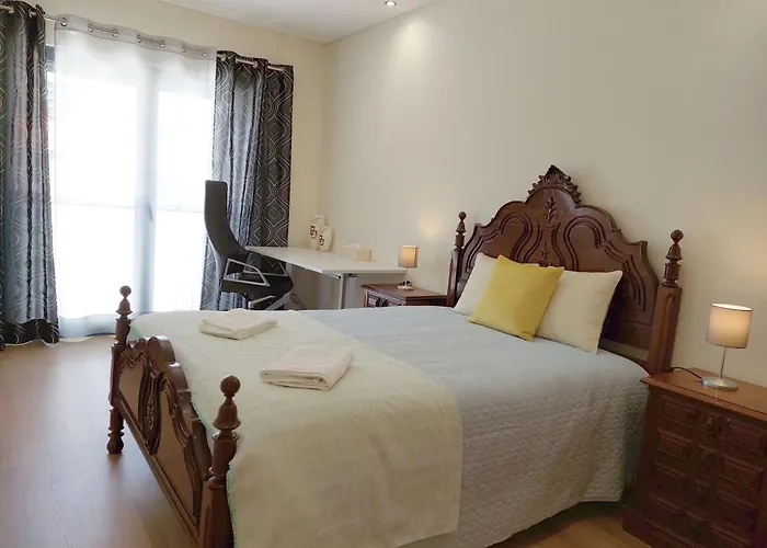 Quarto em Acomodações Particulares Quartos Com Casa De Banho Privada Perto Da Malveira *