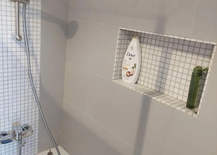 Quartos Com Casa De Banho Privada Perto Da Malveira Quarto em Acomodações Particulares *